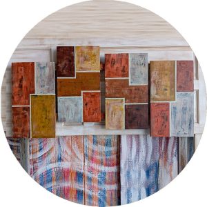 Cabecero artesanal único diseño "Exploración cromática" - Imagen 2