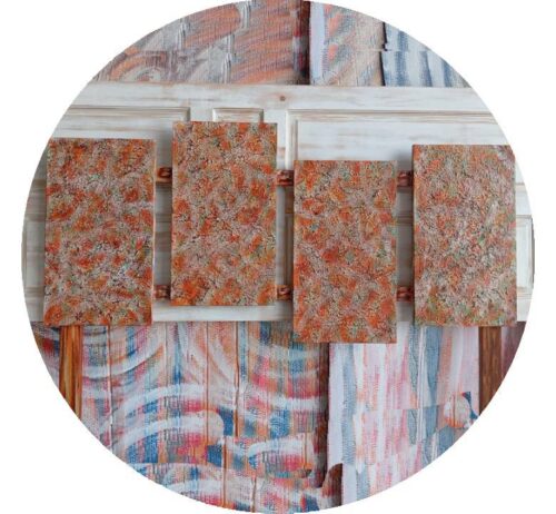 Cabecero elaborado a mano con textura pintado con pintura acrílica a mano con 4 bastidores en madera