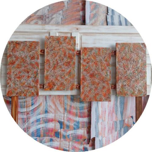Cabecero elaborado a mano con textura pintado con pintura acrílica a mano con 4 bastidores en madera